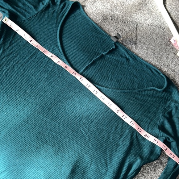 WINDSOR LONG SLEVE KNIT TOP WITH SPLIT SIDES - Picture 6 of 10